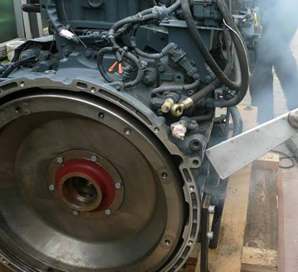 Plant machinery service and repair support